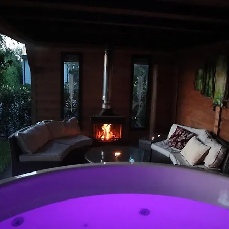 Bosrust & Bubbels - Met Hottub In Chalet