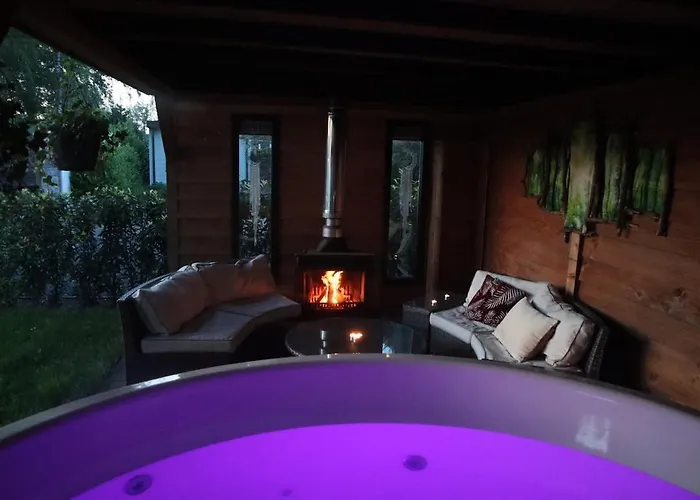 Bosrust & Bubbels - Met Hottub In Dağ evi