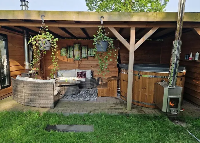 Dağ evi Bosrust & Bubbels - Met Hottub In Putten