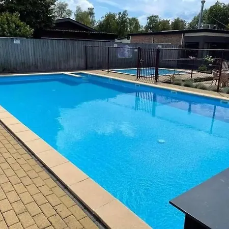 Chalet Bosrust&bubbels - Met Hottub In Putten